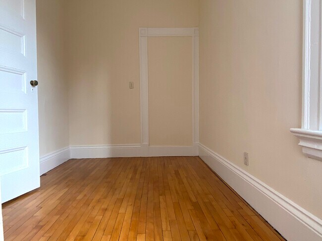 Photo - 2 Ware St Unit 10