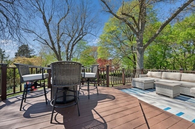 223 Beverly Rd