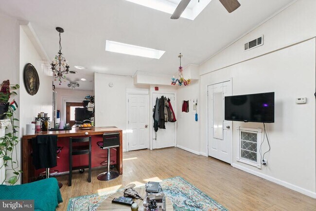 Photo - 1333 Pine St Unidad 4F