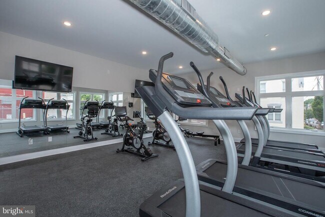 Photo - 2940 W Thompson St Unit 302