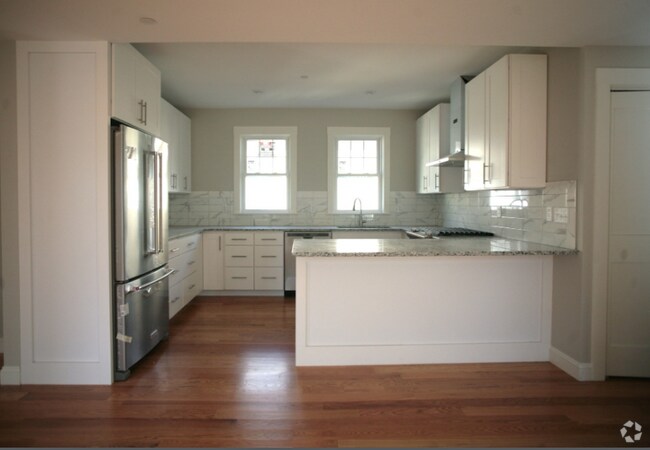 Building Photo - 32 Sparks St Unit 3 Rental