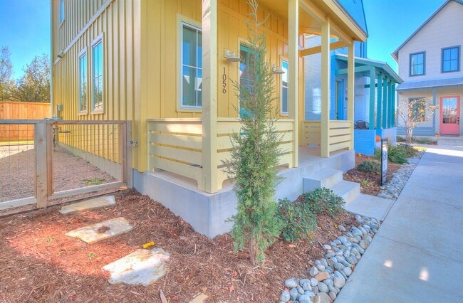 Building Photo - 1056 Hangar Dr