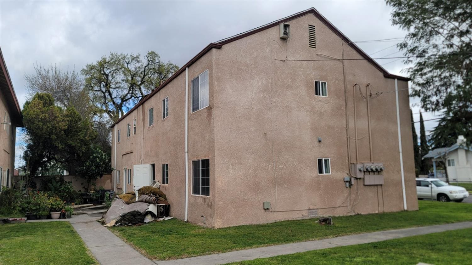 Photo - 2984 E McKenzie Ave