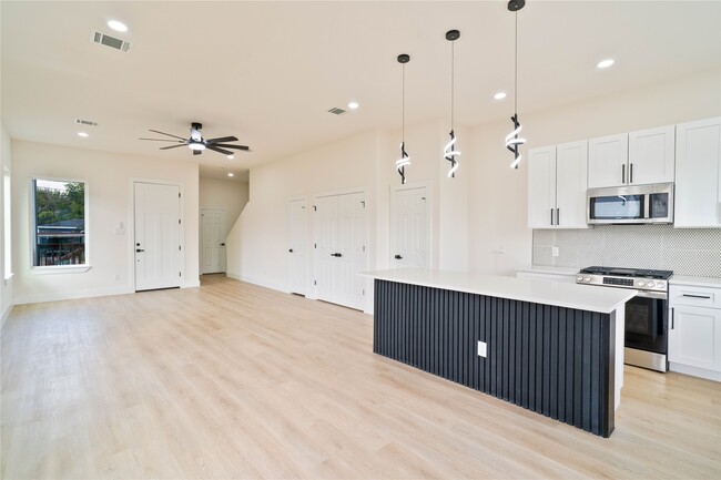 Building Photo - 3212 Retta St