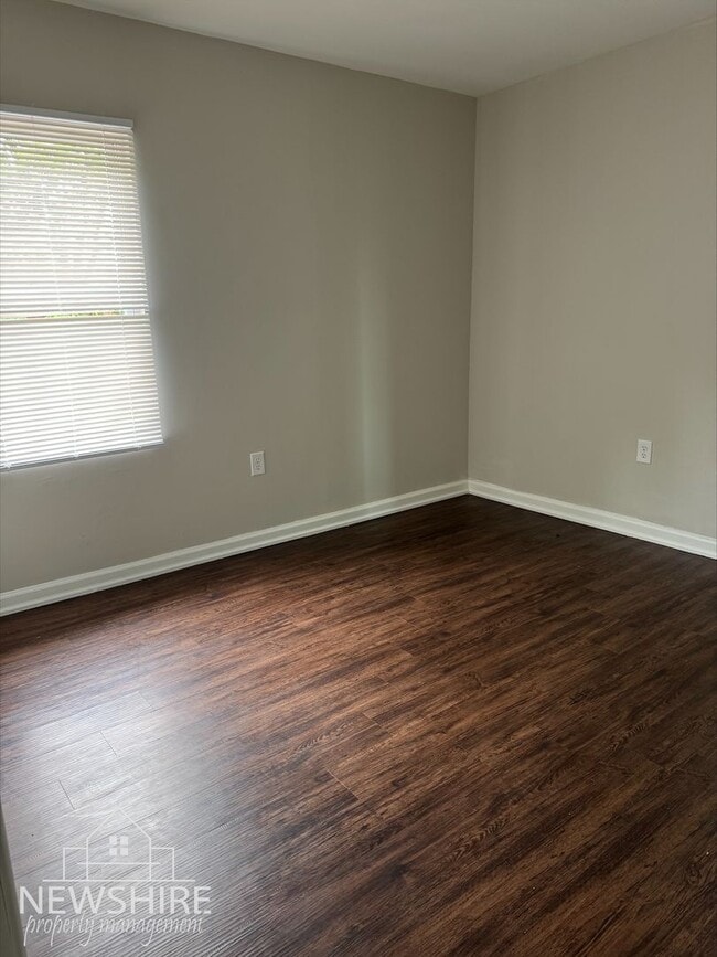 Hampton Avenue Apartments