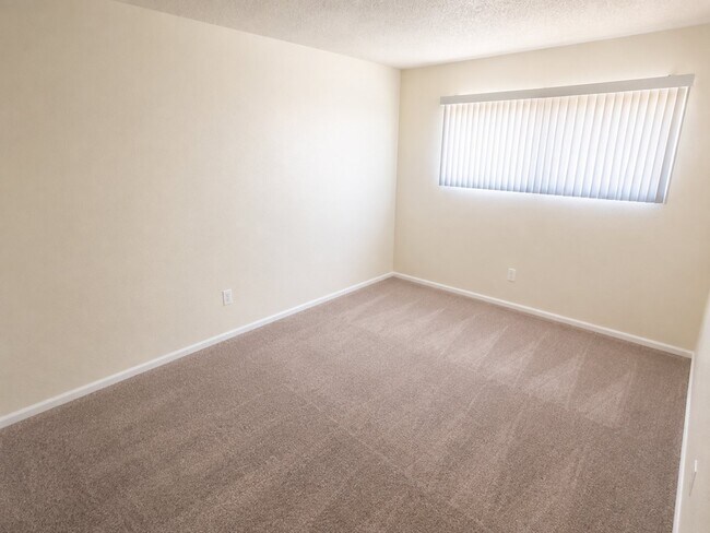 2521 N Bassler St Unit 3