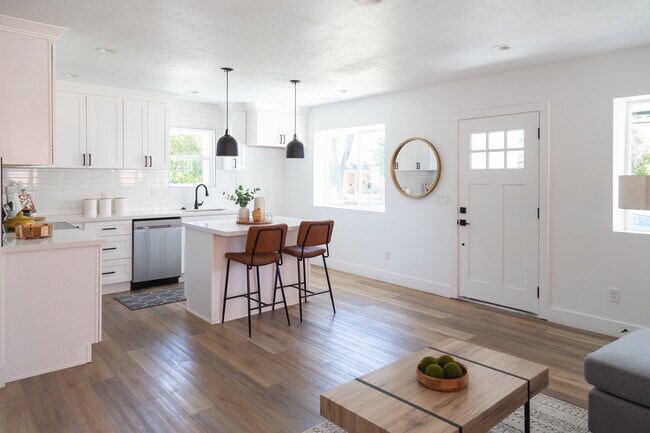 Photo - 193 S 400 W Unit 1