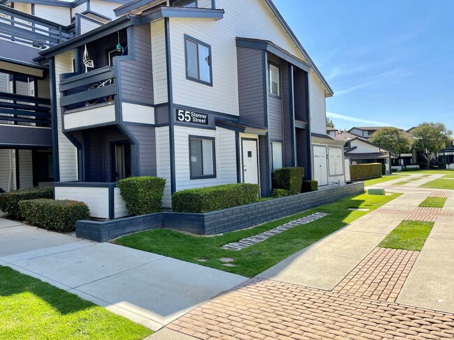 Exceptionally Upgraded First Floor Cedar C... - Exceptionally Upgraded First Floor Cedar C... House