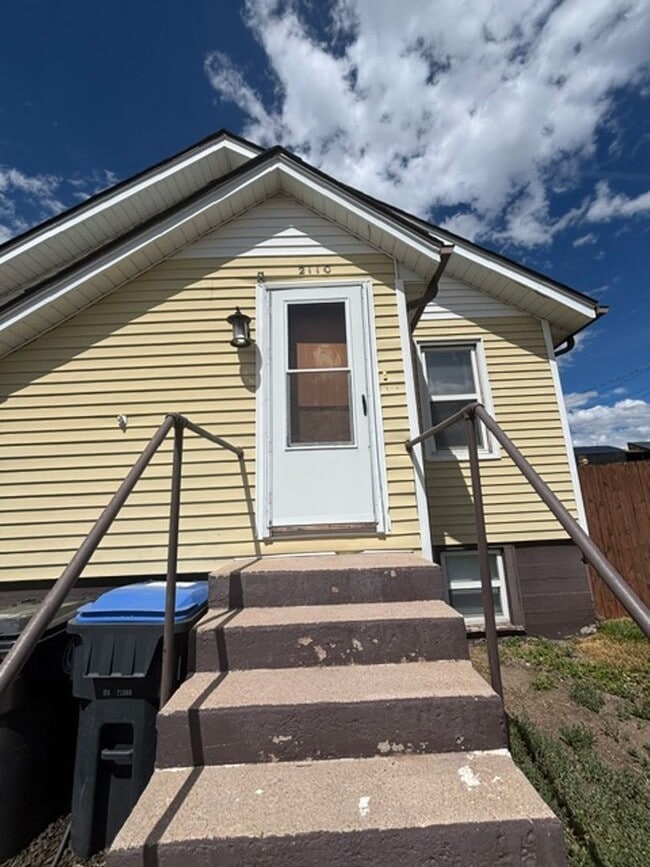 2110 E 13th St Unit 1