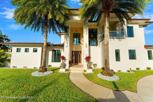 Building Photo - 2355 N Riverside Dr Rental