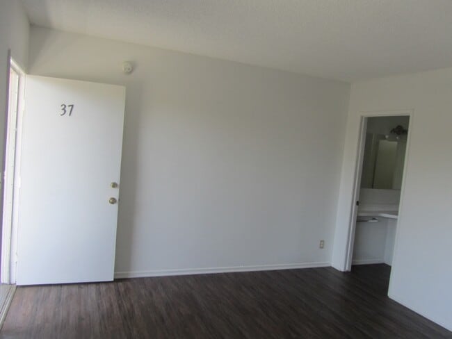 501 N Venice Blvd