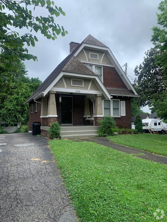 Building Photo - Highlands 2 bedroom 1 bath Rental