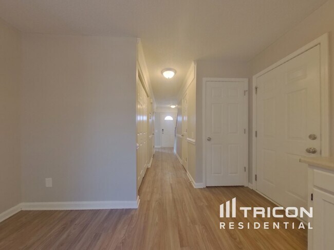 Photo - 116 Megan Ln