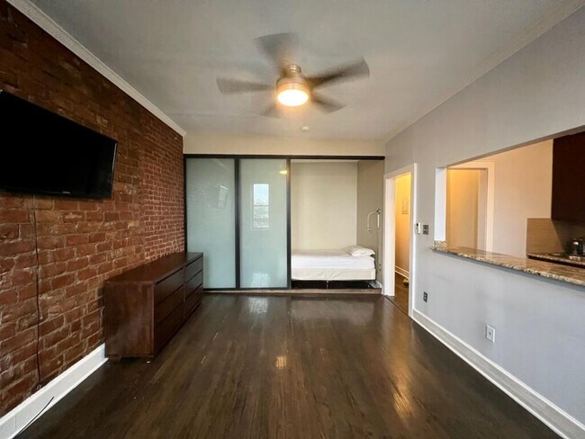 Photo - 1026 Washington St Unit 5R