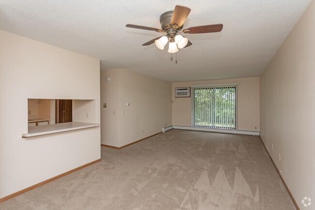 2BR, 1BA - 956 SF