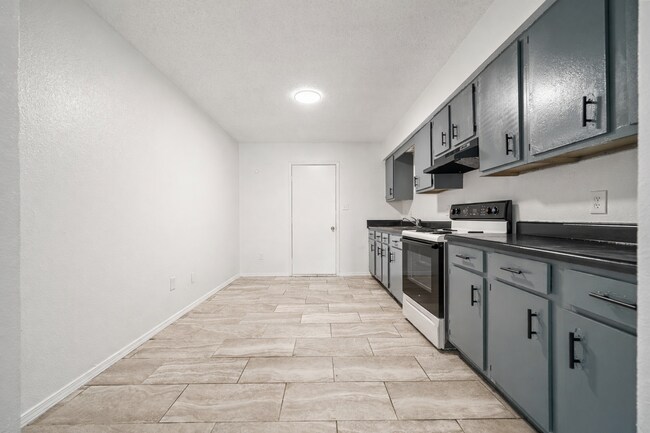 Photo - 3 Bedroom, 1.5 Bath Apartment for Rent – Waldron, AR Unit 9 - 825 So Elm St