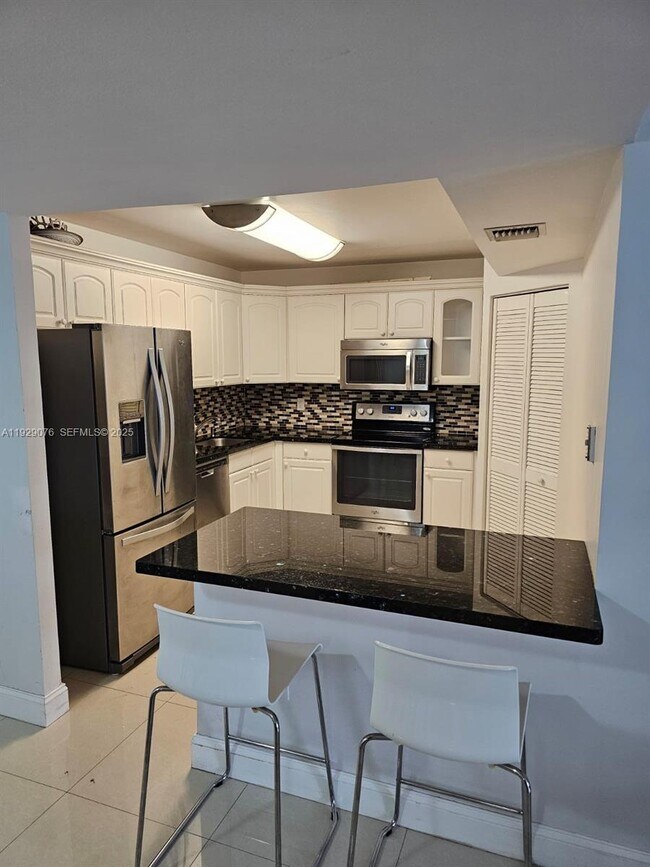 Photo - 9273 Collins Ave Unidad 408