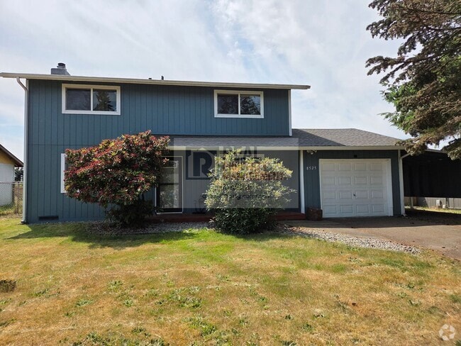 Building Photo - Recently remodeled 3 bedroom, 2.5 bath home
