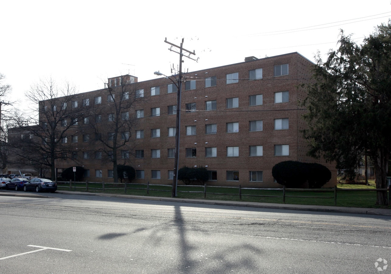 Quinton Arms - Quinton Arms