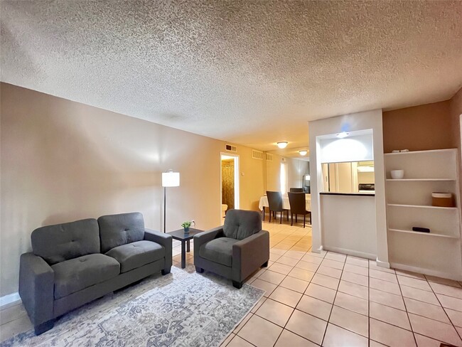Building Photo - 1516 Bay Area Blvd Unit K13 Rental
