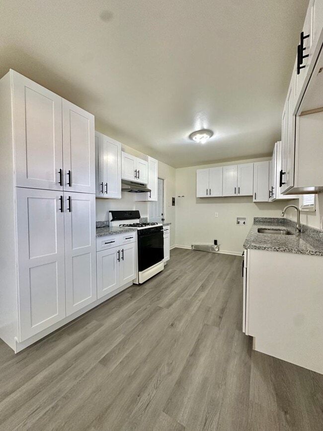 Photo - COMING MARCH 2026 - Cozy 3-Bedroom Home w/ Fully Renovated Kitchen!!
