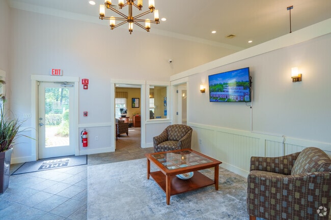 Leasing Center Lobby - Skyline Commons