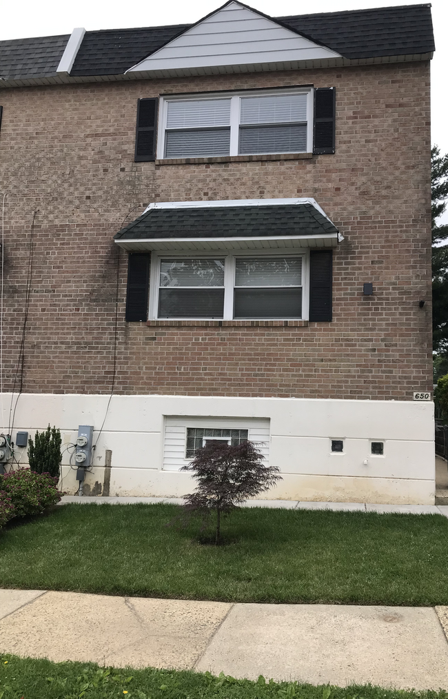 Photo - 650 Parlin St Apartments Unit 2