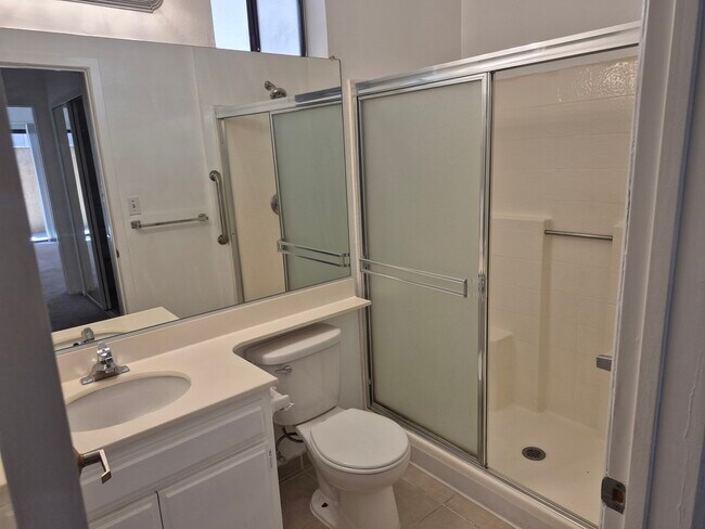 Photo - Dicken's Court Apartments