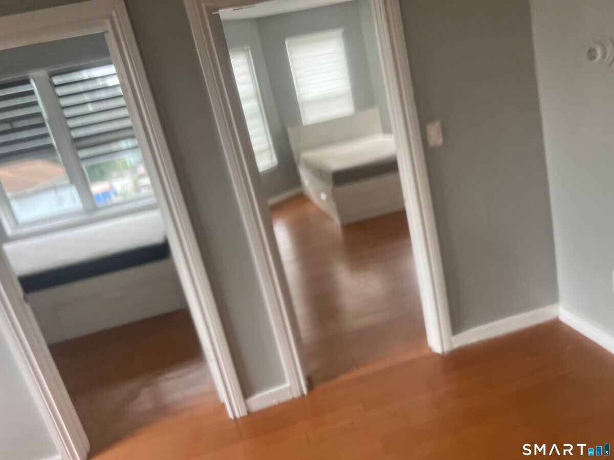 Photo - 83 Hallock St