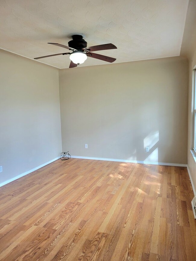 Photo - Renovated and Ready to Rent...7 Bradley, P...