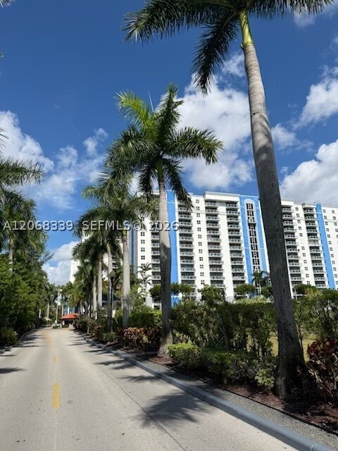 Building Photo - 5091 NW 7th St Unit 1008