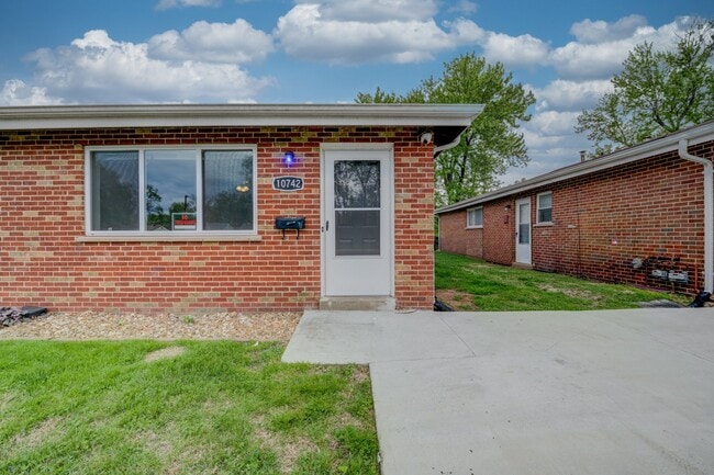 Photo - 10742 Tropic Dr