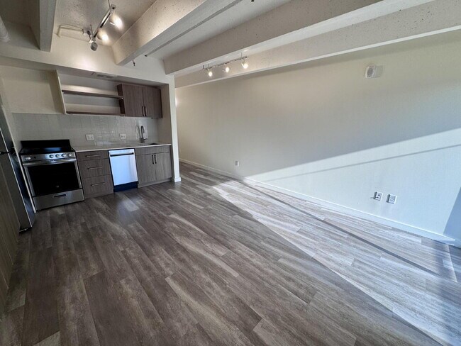 1495 Vrain St Unit 215