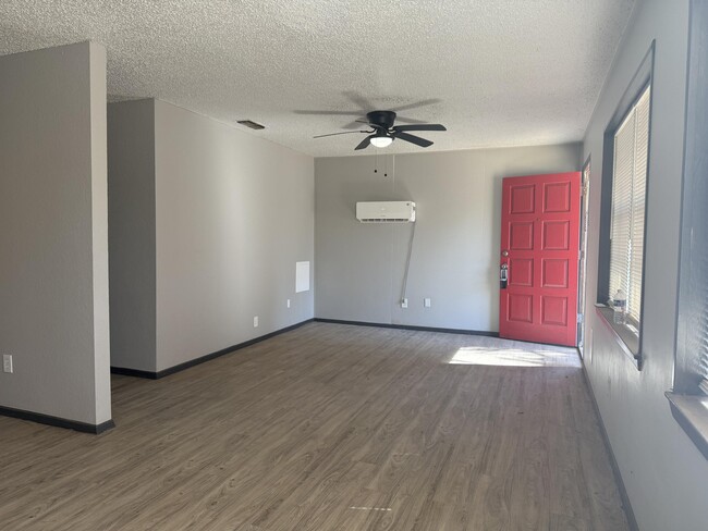 Photo - 1318 25th St