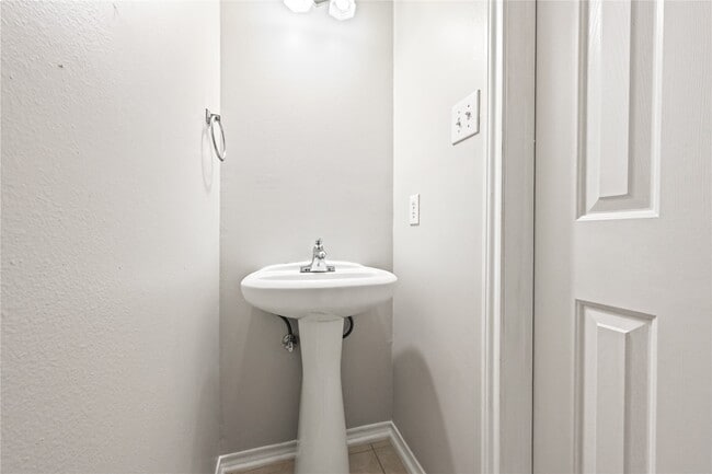 Photo - 3115 Glenthorpe Ln