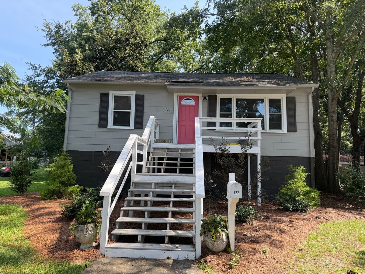 Photo - 722 Willow St