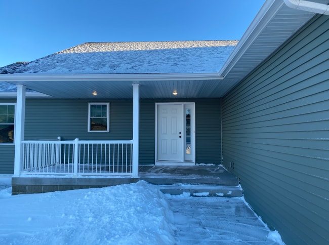 Photo - 906 Taft St S