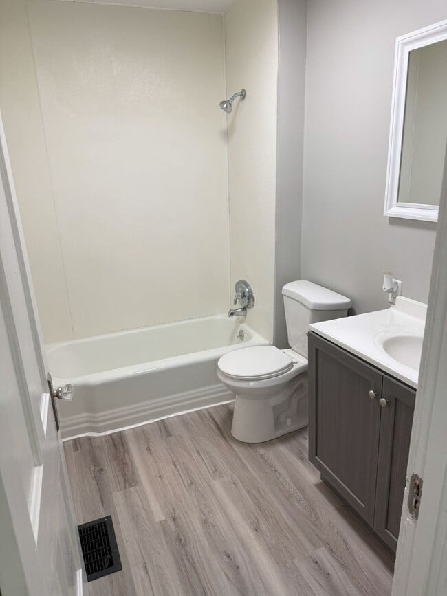 3 bedroom, 1 bath remodeled home - 3 bedroom, 1 bath remodeled home