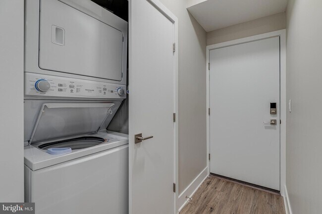 Photo - 1952 Bryn Mawr Ave Unidad 4B