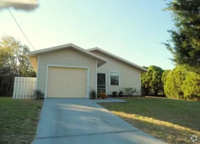 Building Photo - Charming 3BR House in Inverness