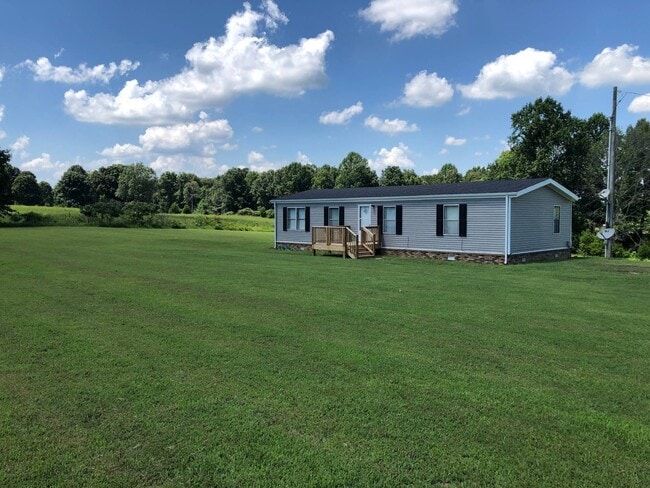 Building Photo - 3 Bedroom 2 Bath Home on 2 Acres For Rent!