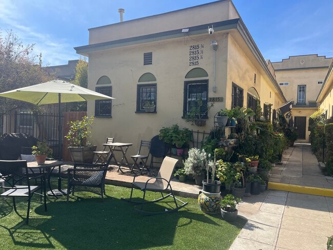 Building Photo - 2815 1/4 S Norton Ave Unit 2815 S Norton Ave