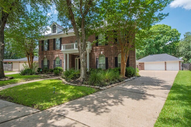 Photo - 1303 Red Oak Ct