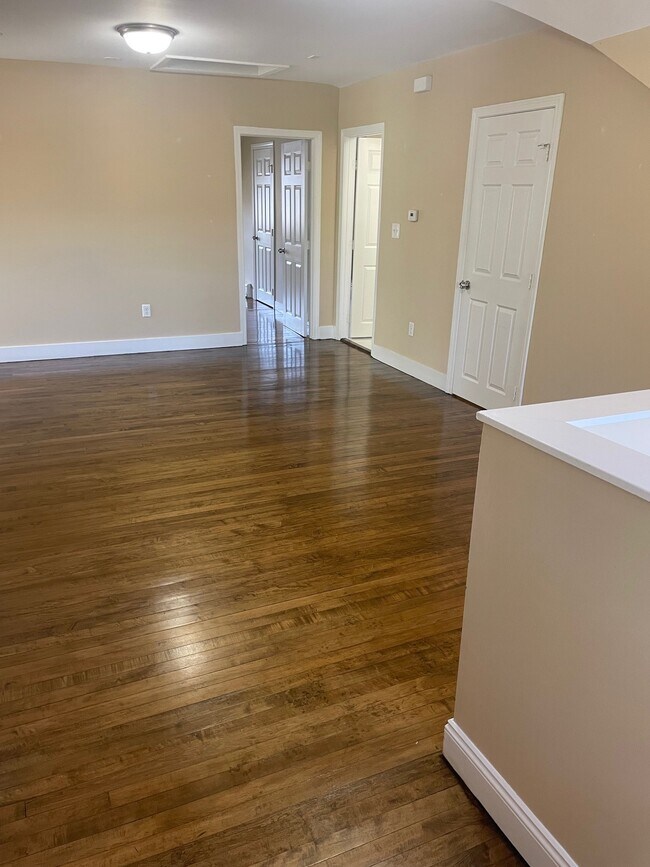 Photo - 310 Allston St Unidad 3