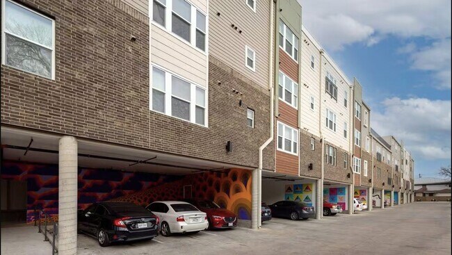 Photo - 4611 N Interstate 35 Frontage Rd