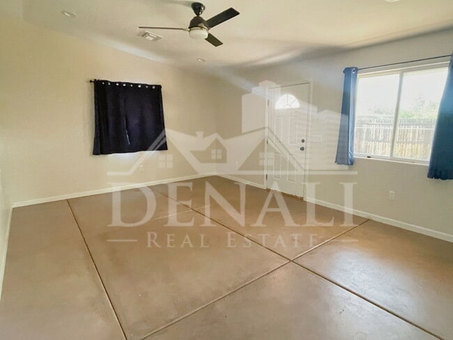 Photo - 2618 N Sparkman Blvd