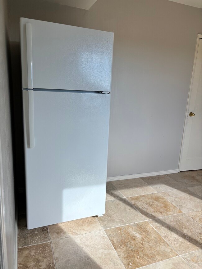 Photo - 6742 Snowdon Ave