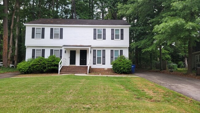 Building Photo - Beautifully Renovated North Raleigh Home – Prime Location!