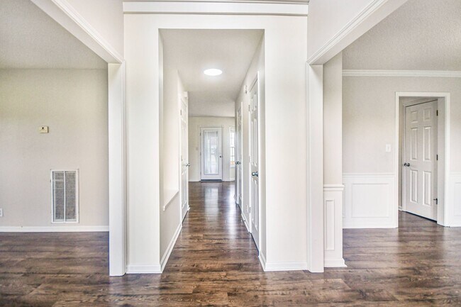 3378 Poplar Hill