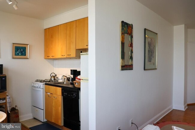 Building Photo - 2601 Pennsylvania Ave Unit 613